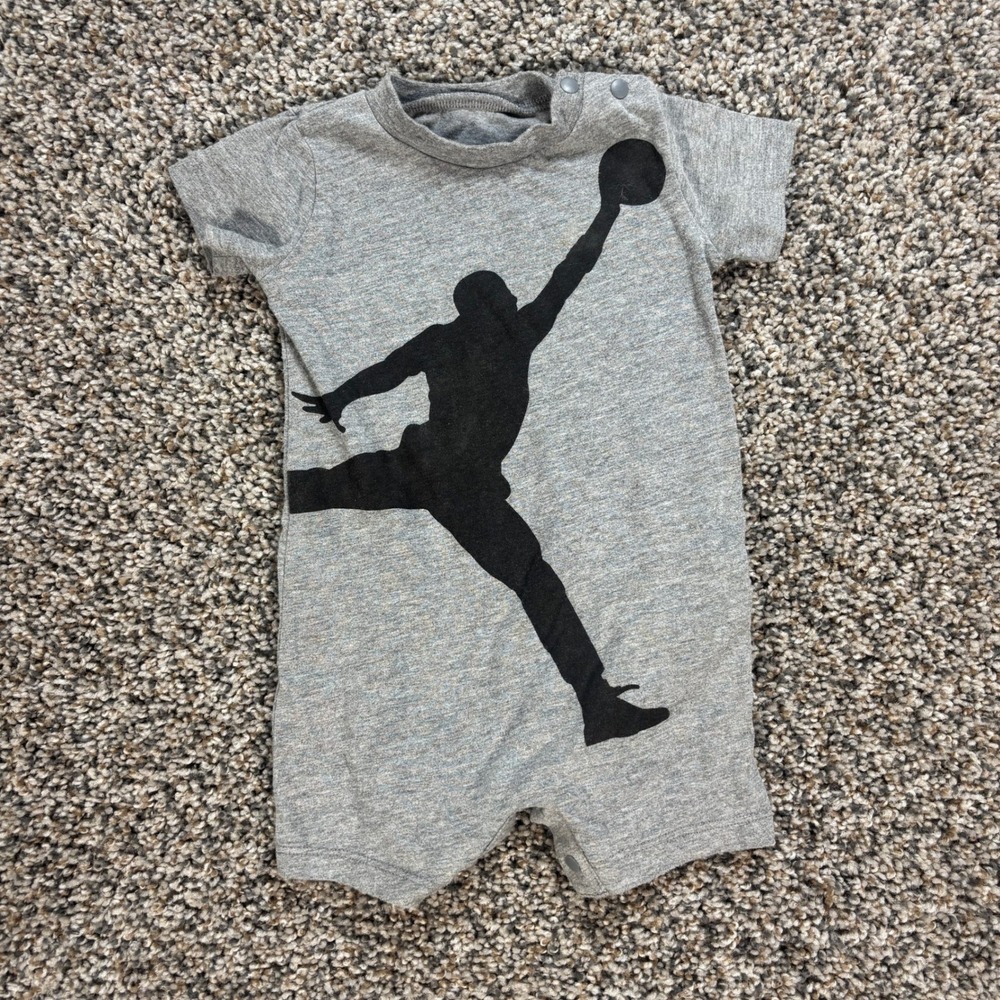 Jordan Brand Infant Boys Gray Jumpman Logo Short Sleeve Romper 6M Basketball